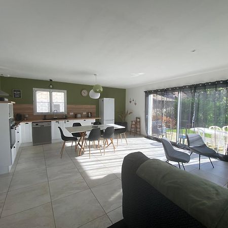 Au Moryllon Lompnas Exterior foto