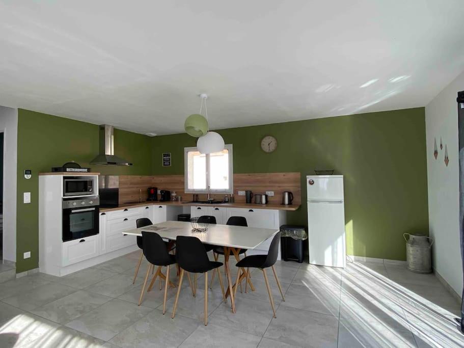 Au Moryllon Lompnas Exterior foto