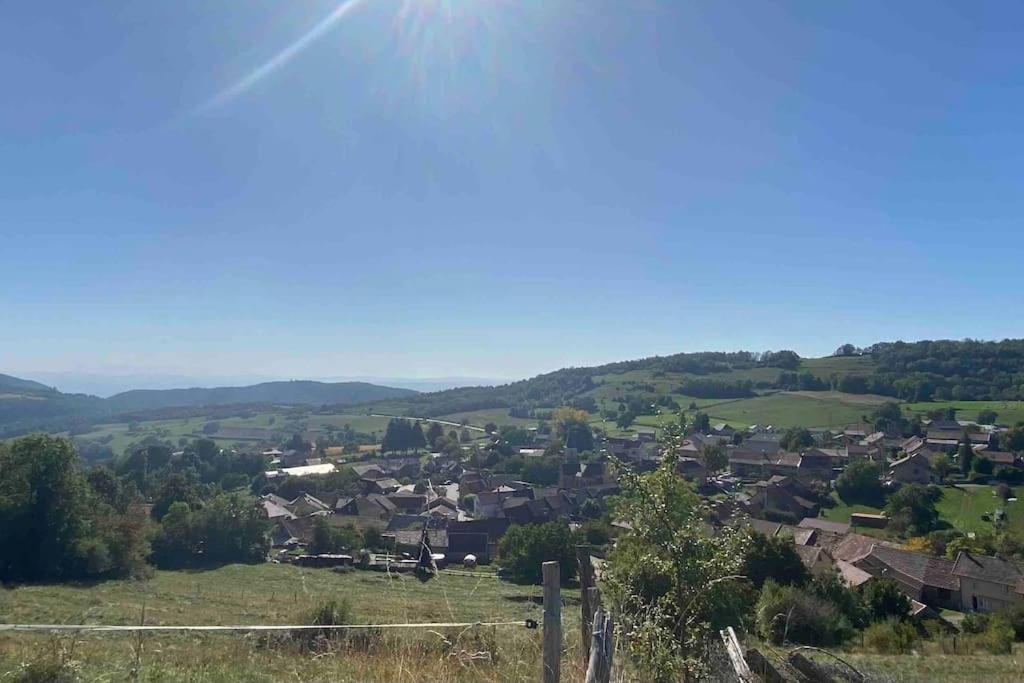 Au Moryllon Lompnas Exterior foto